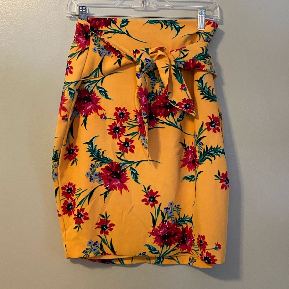 Express Yellow Floral Pencil Skirt